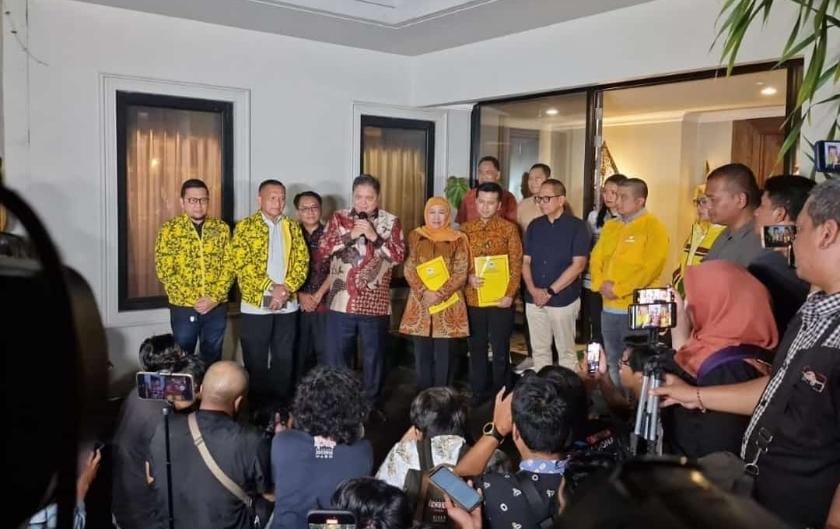 Khofifah-Emil Kompak Akui Jalin Komunikasi dengan PDIP untuk Pilkada&nbsp;Jatim