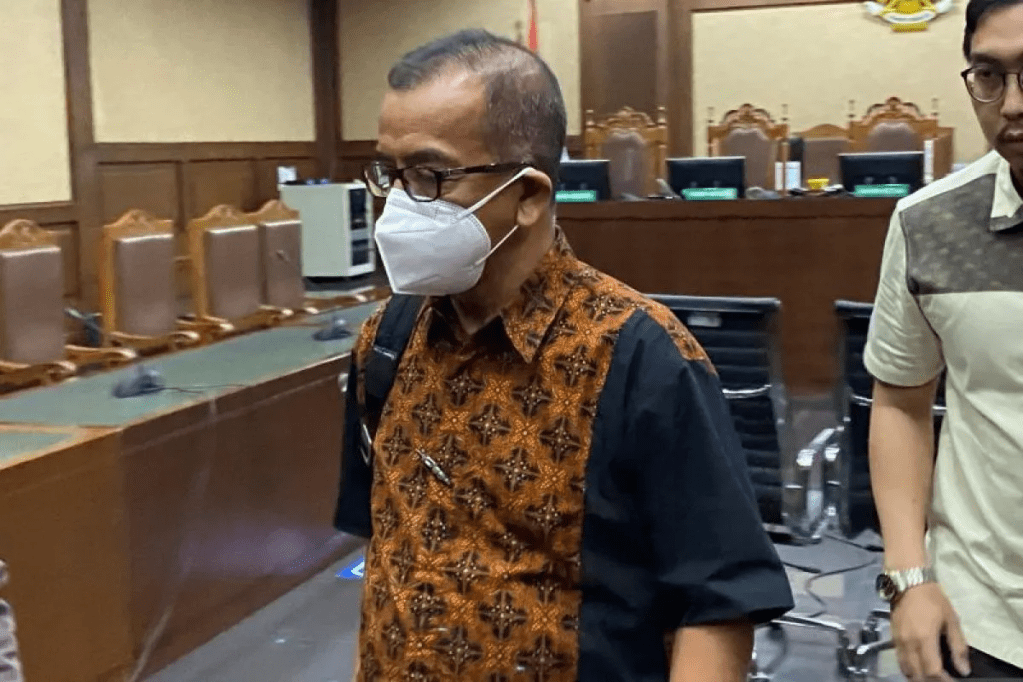 Emirsyah Satar Mantan Dirut Garuda Dituntut 8 Tahun Penjara dan Denda Rp1&nbsp;Miliar
