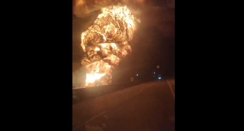 Truk Tangki Pertamina Terbakar di Tol Ngawi-Solo KM&nbsp;579