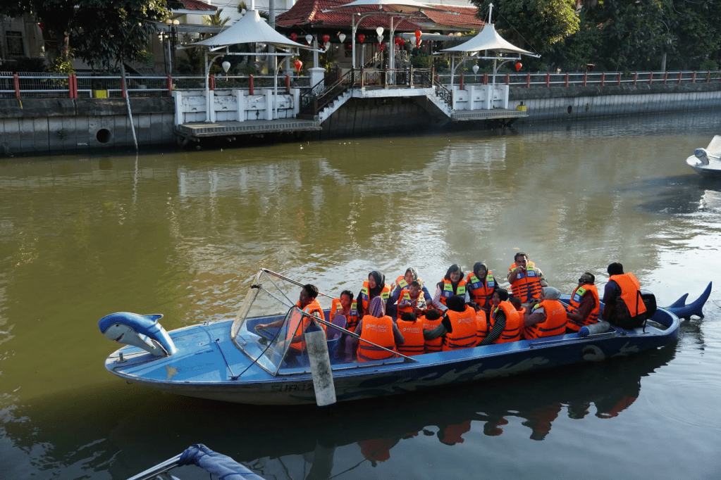 Hari Anak, TPS Ajak Berwisata Perahu dan Belajar Kebersihan Sungai