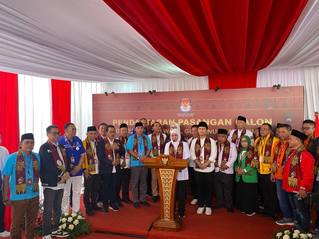 Khofifah-Emil Resmi Mendaftar di Pilgub Jatim Didukung 15 Partai&nbsp;Politik