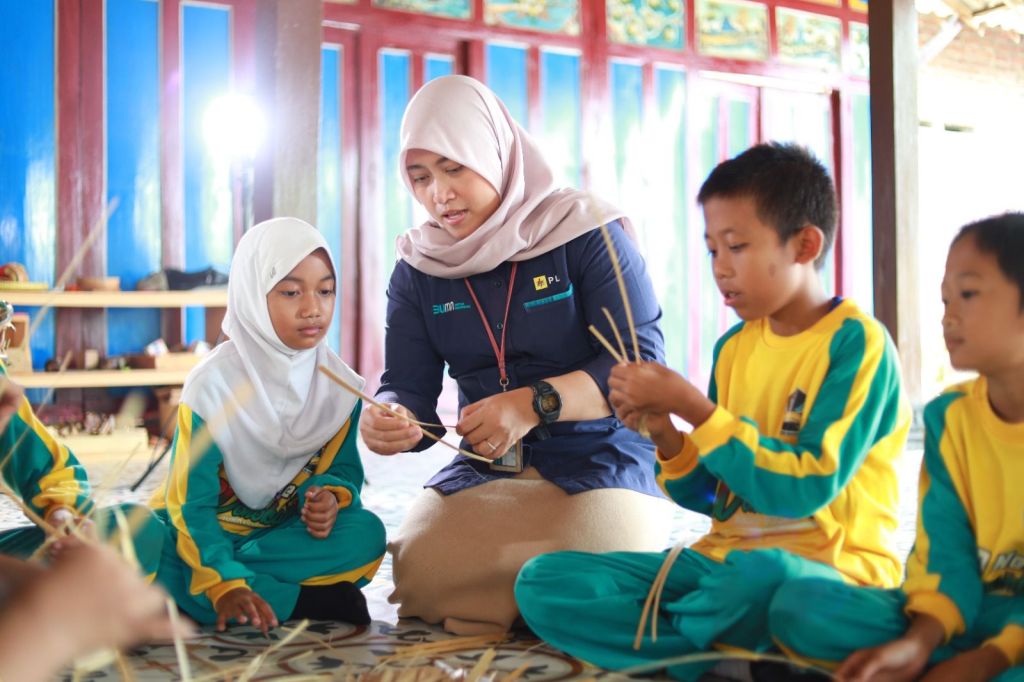 PLN Dukung Kampung Lali Gadget Kenalkan Anak pada Permainan Tradisional dan Kearifan&nbsp;Lokal